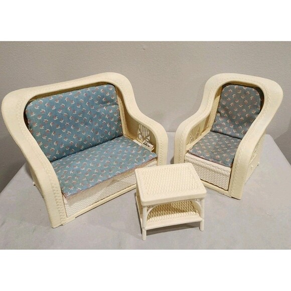 VINTAGE MATTEL 1983 BARBIE DREAM COTTAGE WHITE WICKER CONVERTIBLE FURNTUTURE SET - Picture 1 of 15